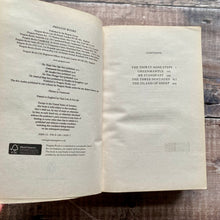 Load image into Gallery viewer, The Complete Richard Hannay by John Buchan.  Penguin Books paperback anthology.