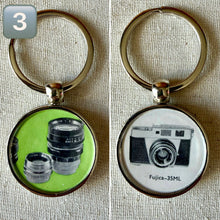 Load image into Gallery viewer, Keyring 1958 Photographic Almanac