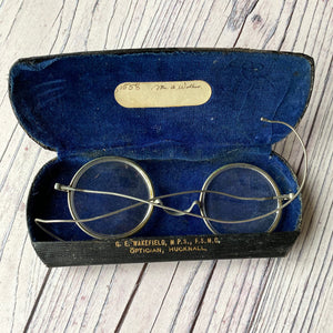 Vintage wire frame spectacles, early 20th century with case (1920s?)