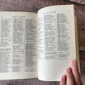 English Library - an annotated guide to 1300 classics. Vintage book (1943) National Book Council.