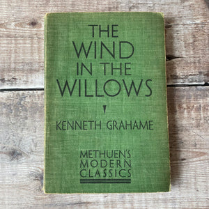 Stack of mixed vintage books (The Wind in the Willows etc)