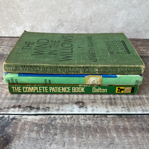 Stack of mixed vintage books (The Wind in the Willows etc)